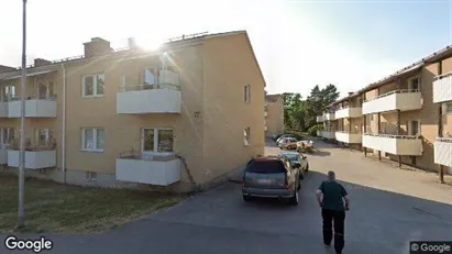 Lägenheter att hyra i Kungsör - Bild från Google Street View Lägenheter att hyra i Kungsör - Bild från Google Street View