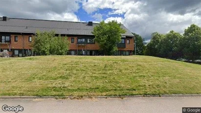 Lägenheter att hyra i Strängnäs - Bild från Google Street View Lägenheter att hyra i Strängnäs - Bild från Google Street View