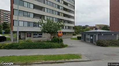 Lägenheter att hyra i Huddinge - Bild från Google Street View Lägenheter att hyra i Huddinge - Bild från Google Street View