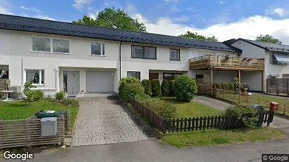 Lägenheter att hyra i Karlstad - Bild från Google Street View Lägenheter att hyra i Karlstad - Bild från Google Street View