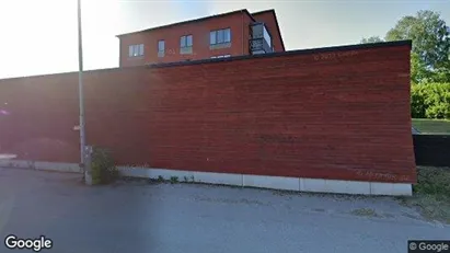 Lägenheter att hyra i Hallstahammar - Bild från Google Street View Lägenheter att hyra i Hallstahammar - Bild från Google Street View