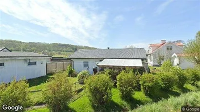 Lägenheter att hyra i Båstad - Bild från Google Street View Lägenheter att hyra i Båstad - Bild från Google Street View