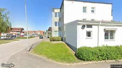 Lägenheter att hyra i Vara - Bild från Google Street View Lägenheter att hyra i Vara - Bild från Google Street View