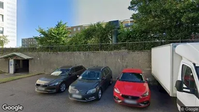 Lägenheter att hyra i Husie - Bild från Google Street View Lägenheter att hyra i Husie - Bild från Google Street View