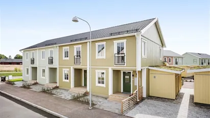 Inflytt omgående! Nybyggt 120 m² hörnradhus i Vikingstad – 5 RoK, 4 sovrum, söderläge, 7 min till Linköping
